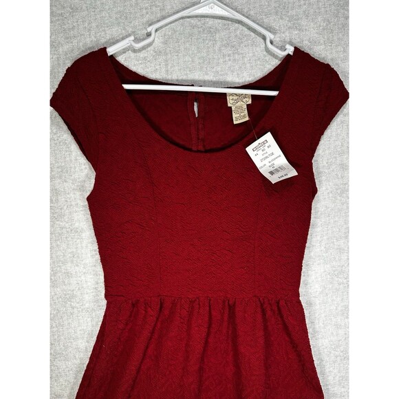 Eyelash Couture Dresses & Skirts - NWT Eyelash Couture Textured Maroon Red Dress Size Medium Juniors Fit and Flare